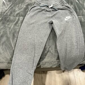 Nike sweatpants size youth medium size